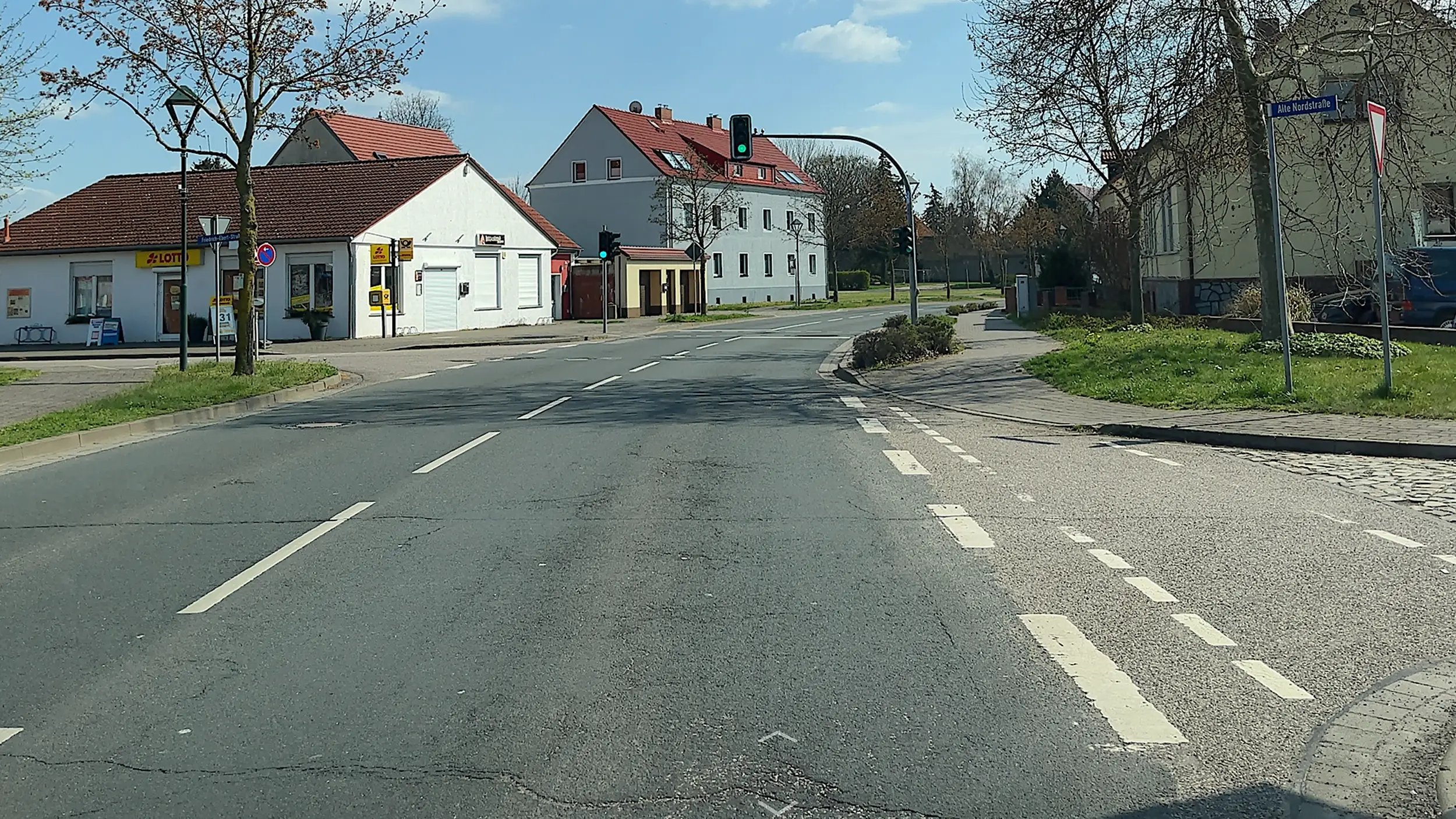 picture of a road in the city of barleben